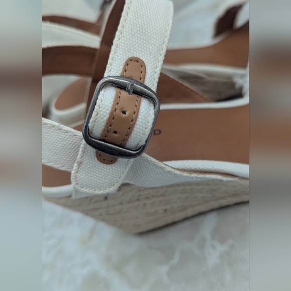 Lucky Brand Woman's  Wedge Shoes Size 9.5 M - Picture 4 of 14